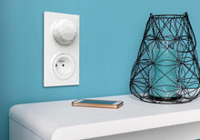 Charger l'image dans la galerie, Pack de démarrage installation connectée dooxie with Netatmo 1 prise Control + 1 commande Départ/Arrivée - blanc