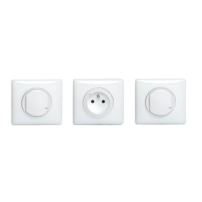 Pack extension installation connectée Céliane with Netatmo 1 inter + 1 prise connectée + 1 commande sans fil